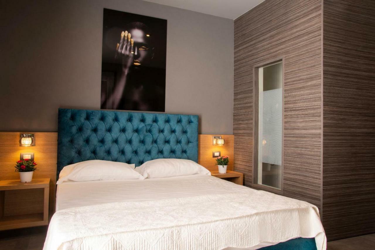 נאפולי Umberto I° Suite & Spa מראה חיצוני תמונה